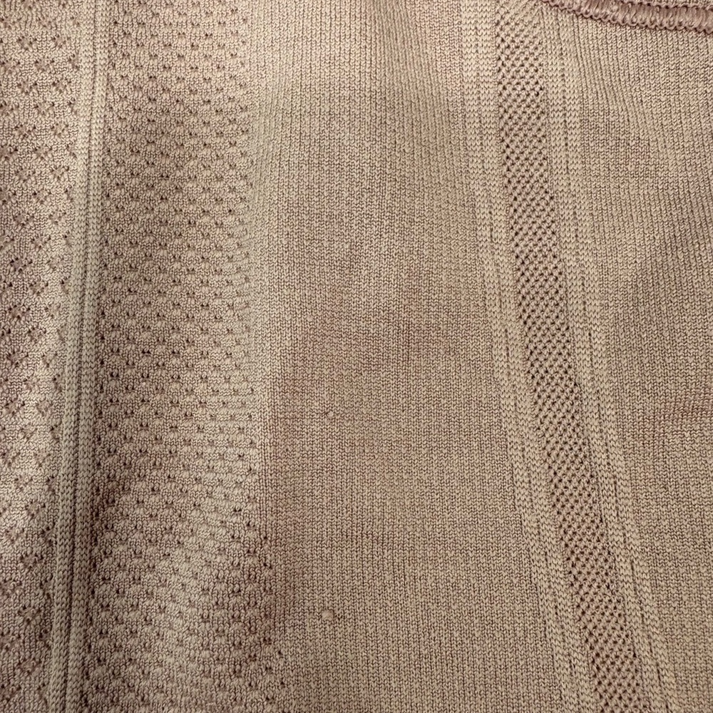 Lululemon Swiftly Tech Hip Length Racerback Tank in Quicksand Size 4 - Picture 10 of 10